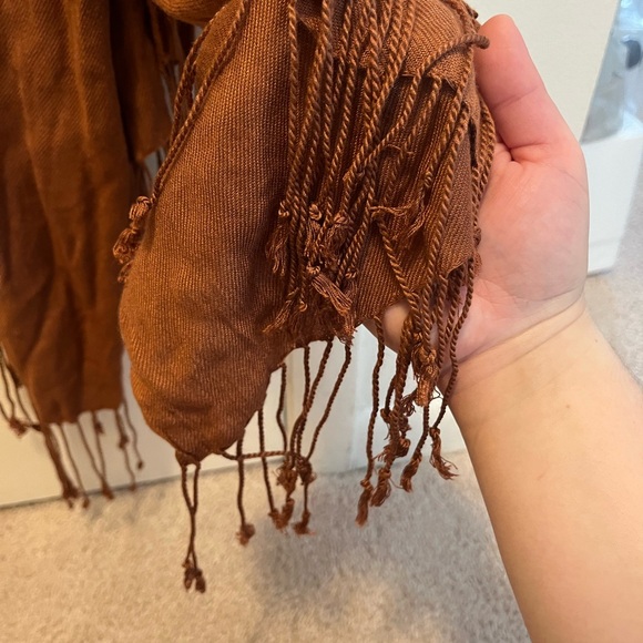 Bijoux Terner brown scarf/wrap - Picture 2 of 6